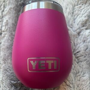 YETI Magenta Drinkware